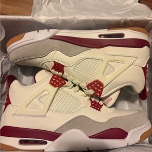 Jordan 4 Retro SB Varsity Red